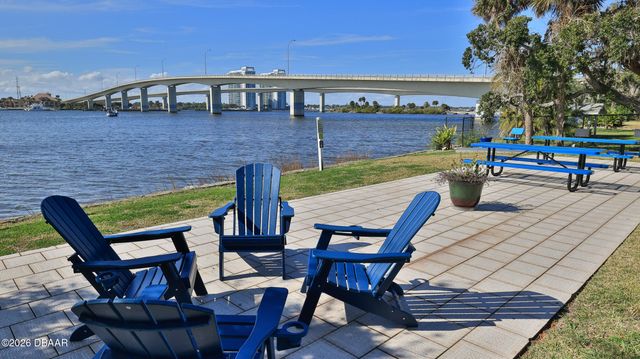 411 N Halifax Ave Apt 300, Daytona Beach, FL 32118