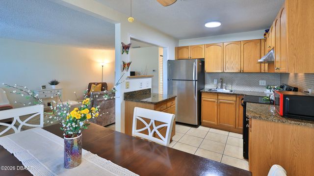 411 N Halifax Ave Apt 300, Daytona Beach, FL 32118