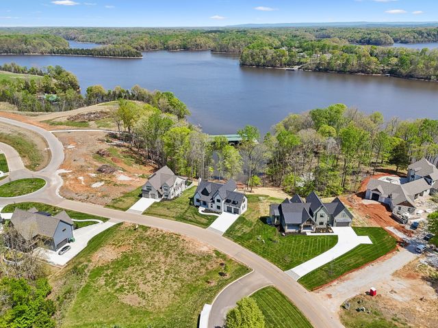712 Fanning Bend Dr, Winchester, TN 37398