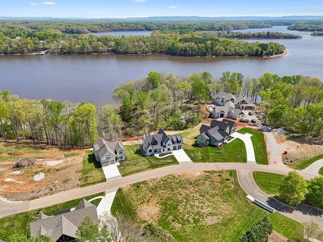 712 Fanning Bend Dr, Winchester, TN 37398