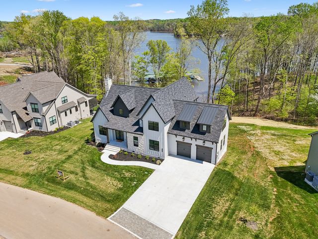 712 Fanning Bend Dr, Winchester, TN 37398