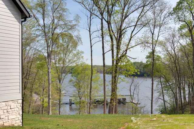 712 Fanning Bend Dr, Winchester, TN 37398