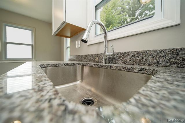 14685 Agnes Avenue, Eastpointe, MI 48021