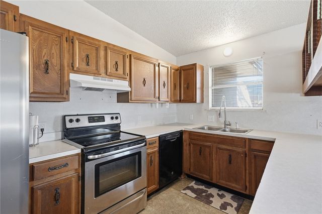 2111 Capeheart, Ingleside, TX 78362