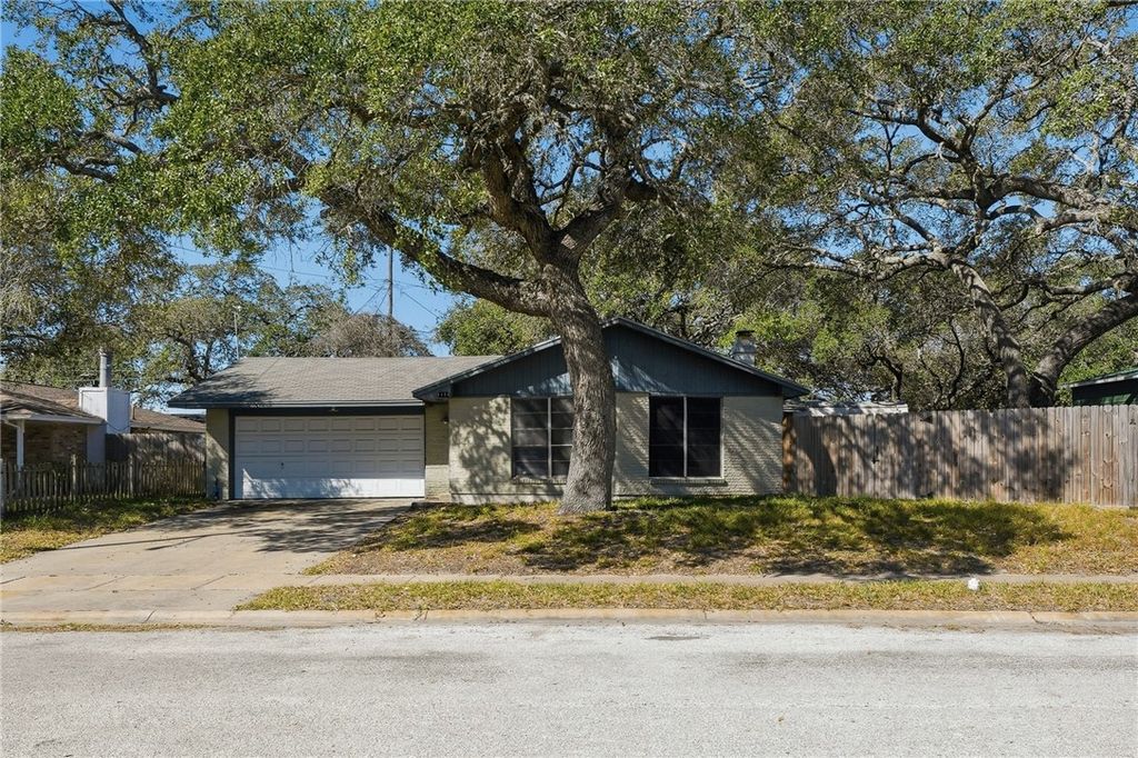 2111 Capeheart, Ingleside, TX 78362