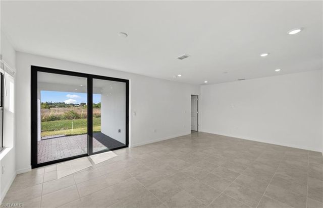 290 Silent Lake DR, Lehigh Acres, FL 33936