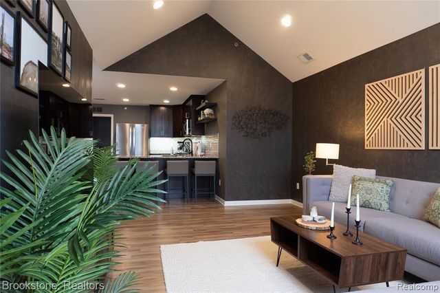 7852 Marie Drive 86, Shelby Twp, MI 48316