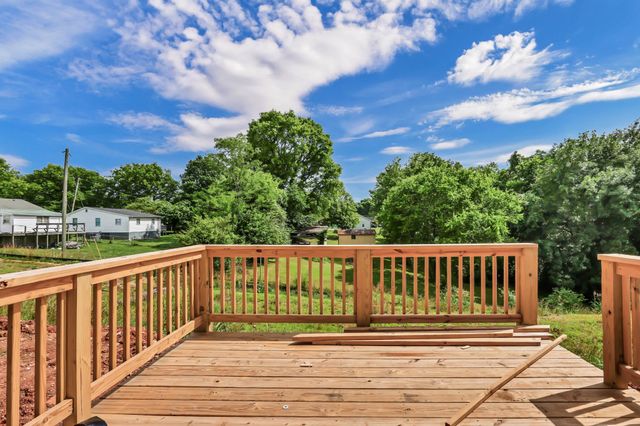 34 Dixon Dr, Clarksville, TN 37040
