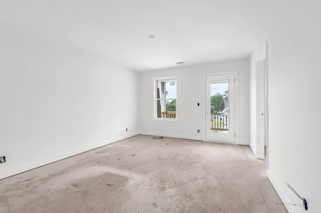34 Dixon Dr, Clarksville, TN 37040