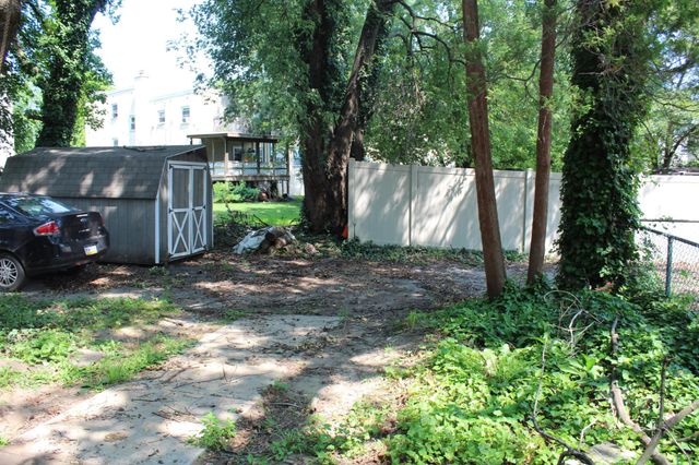 135 E GREENWOOD AVE, Lansdowne, PA 19050