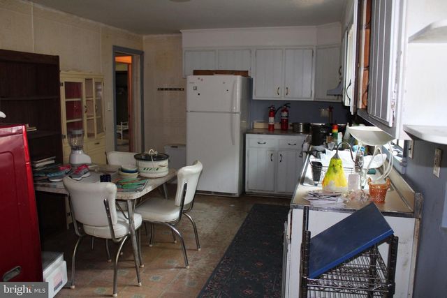 135 E GREENWOOD AVE, Lansdowne, PA 19050