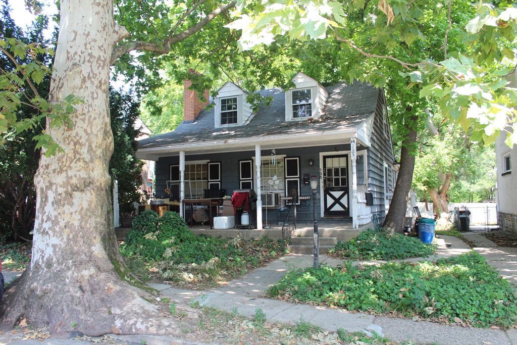 135 E GREENWOOD AVE, Lansdowne, PA 19050