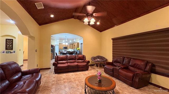 1409 W Calle Espana, Pharr, TX 78577