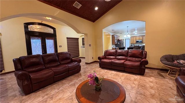 1409 W Calle Espana, Pharr, TX 78577