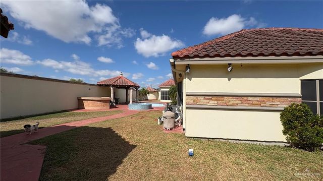 1409 W Calle Espana, Pharr, TX 78577