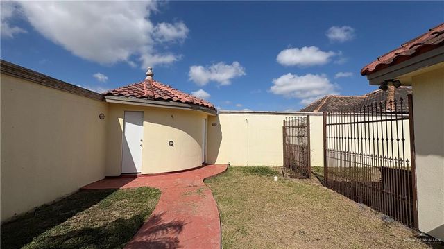 1409 W Calle Espana, Pharr, TX 78577