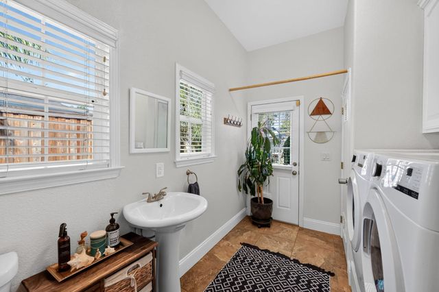 219 Persifer St, Folsom, CA 95630