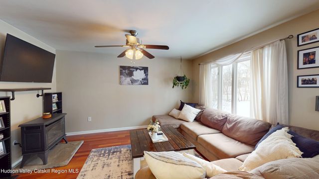 52 Mansion Street, Coxsackie, NY 12051