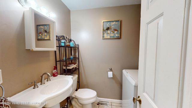 52 Mansion Street, Coxsackie, NY 12051