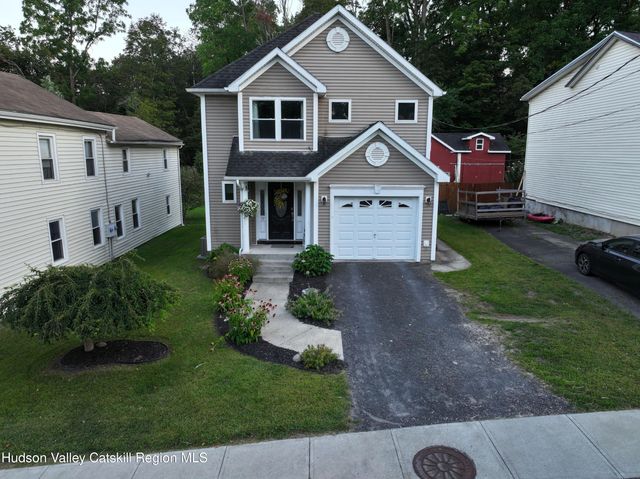 52 Mansion Street, Coxsackie, NY 12051