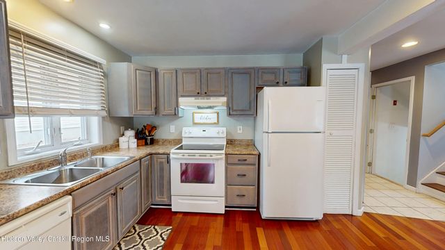 52 Mansion Street, Coxsackie, NY 12051