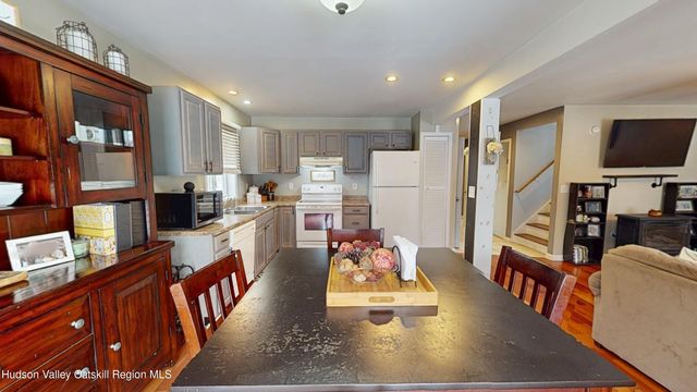 52 Mansion Street, Coxsackie, NY 12051