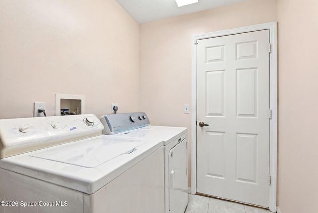 9931 Oak Street, Sebastian, FL 32976