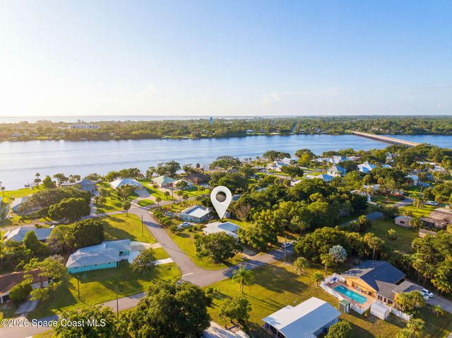 9931 Oak Street, Sebastian, FL 32976