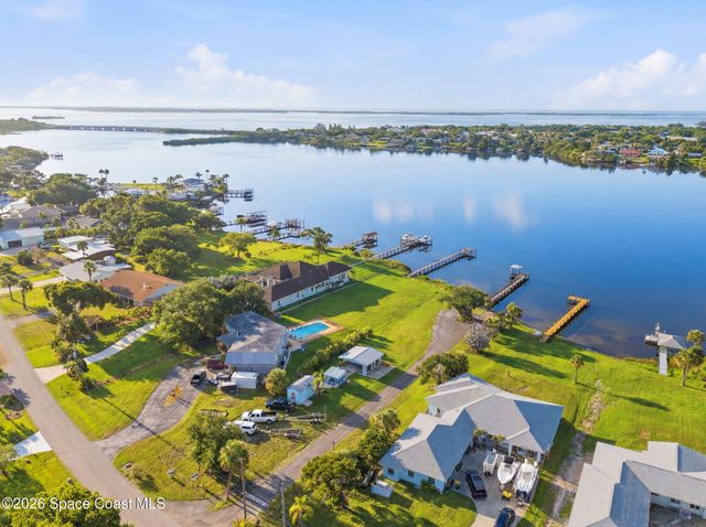 9931 Oak Street, Sebastian, FL 32976