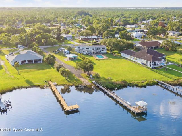 9931 Oak Street, Sebastian, FL 32976