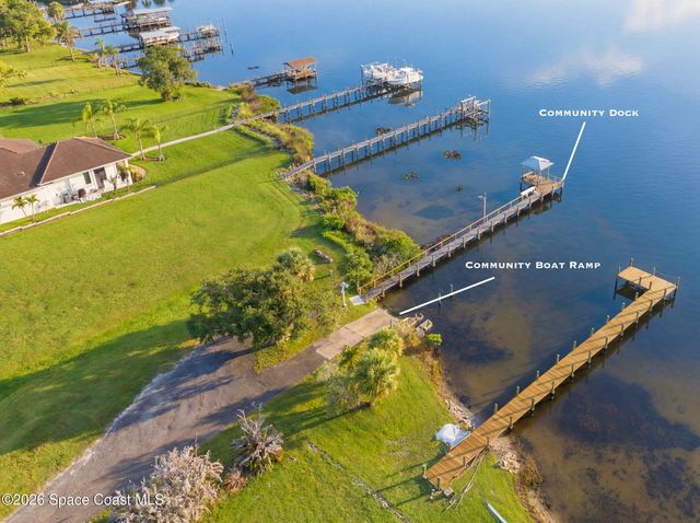 9931 Oak Street, Sebastian, FL 32976