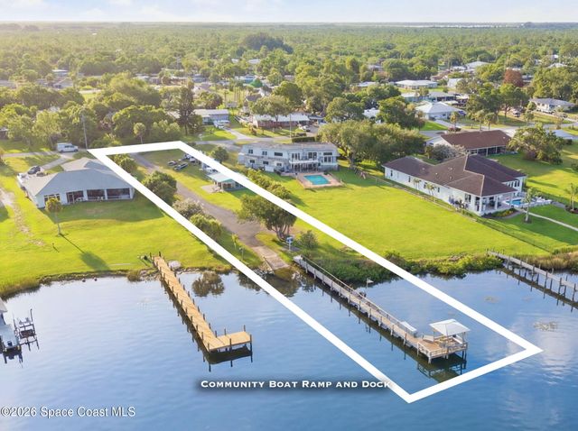 9931 Oak Street, Sebastian, FL 32976