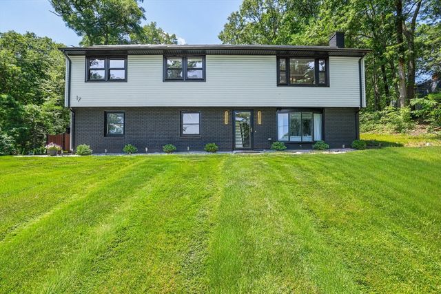 17 Institute Rd, Grafton, MA 01536