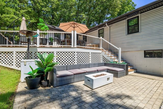 17 Institute Rd, Grafton, MA 01536