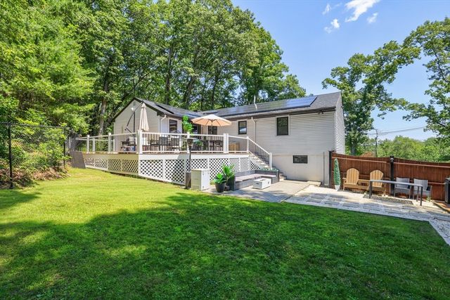 17 Institute Rd, Grafton, MA 01536