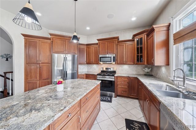 5703 Fairmeadow Court, Clarence, NY 14032