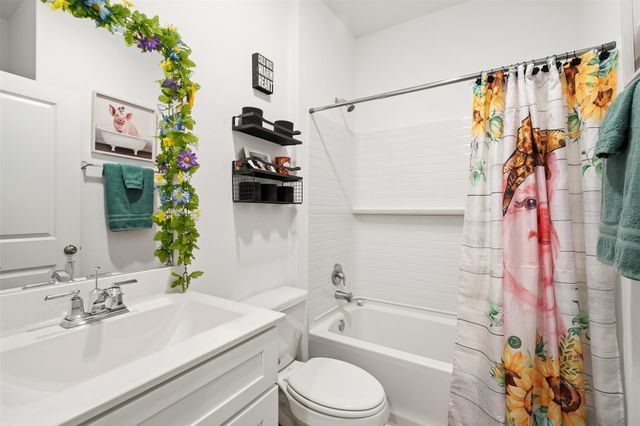 8218 Wave Arbor Drive, Cypress, TX 77433