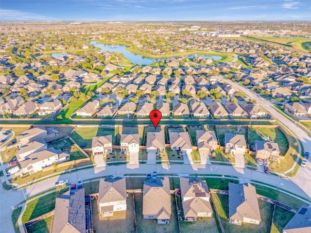 8218 Wave Arbor Drive, Cypress, TX 77433