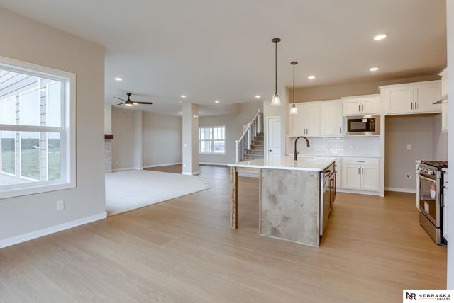 11209 N 173 Avenue, Bennington, NE 68007