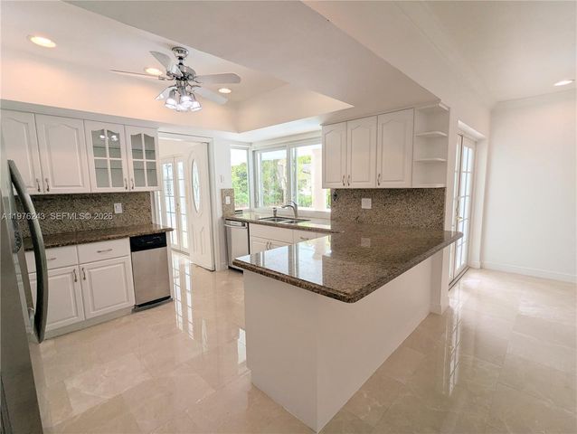5920 Maynada St 5920, Coral Gables, FL 33146
