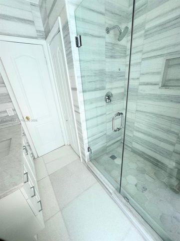 5920 Maynada St 5920, Coral Gables, FL 33146