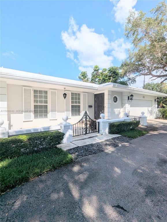 5920 Maynada St 5920, Coral Gables, FL 33146