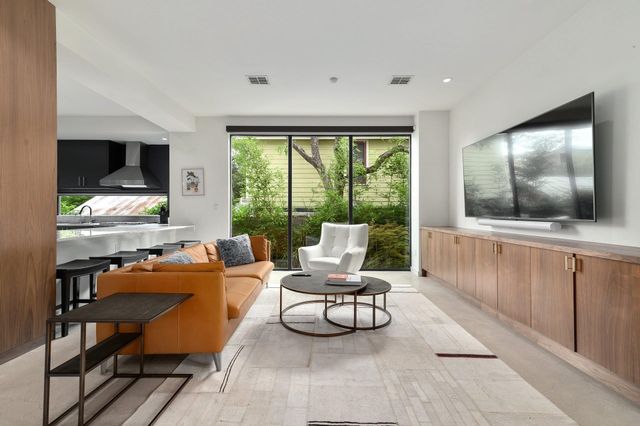 1208 Hillside Ave, Austin, TX 78704