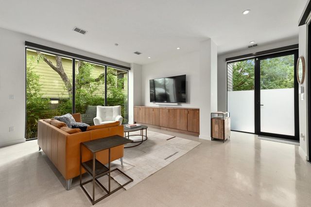 1208 Hillside Ave, Austin, TX 78704