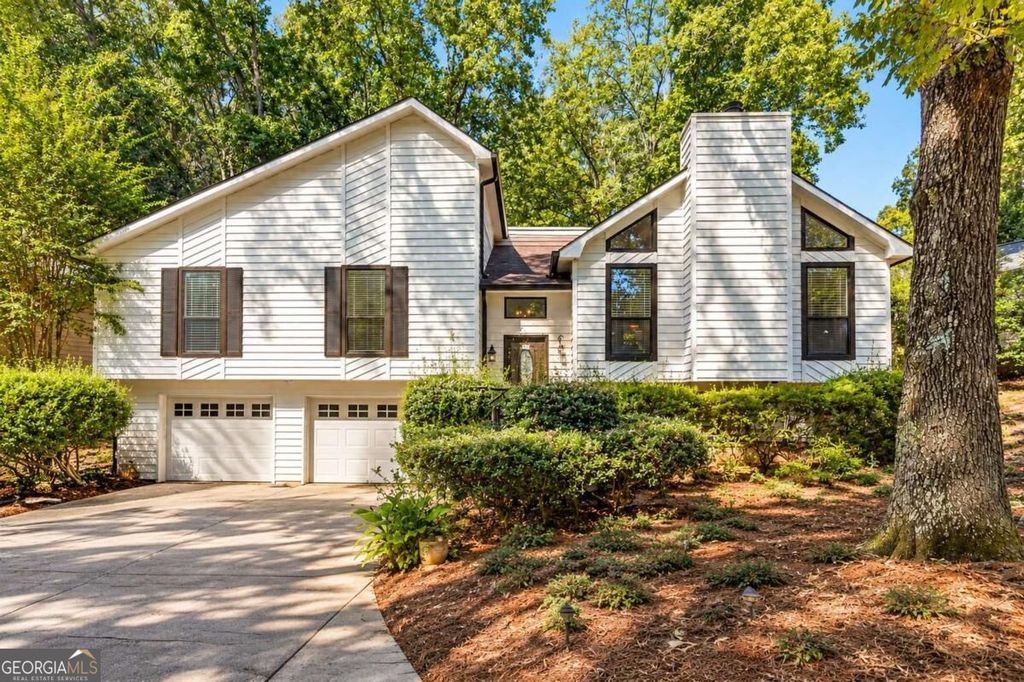 8555 Colony Club Drive, Alpharetta, GA 30022 — exterior
