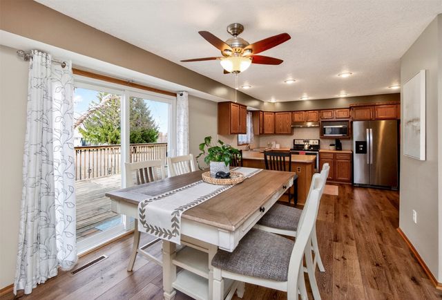 6837 Mill Pond Drive, Urbandale, IA 50322