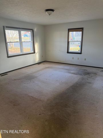 156 Higdon Lane, Lafollette, TN 37766