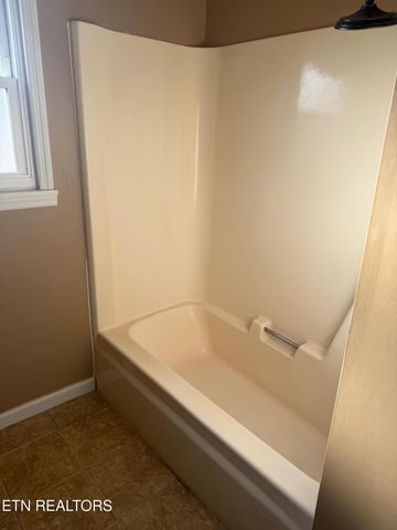 156 Higdon Lane, Lafollette, TN 37766