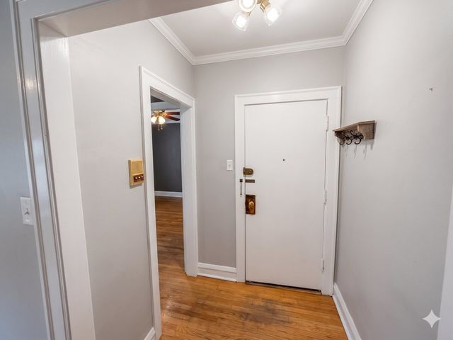 2330 N Lincoln Park W Avenue 4C, Chicago, IL 60614