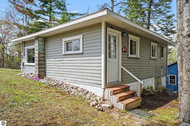 408 Sage Lake Road, Hale, MI 48739